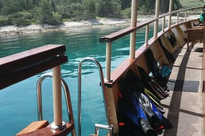 All Inclusive Brac and Solta islands swimming cruise - Polaris boat comfort: room to breathe on a water day
