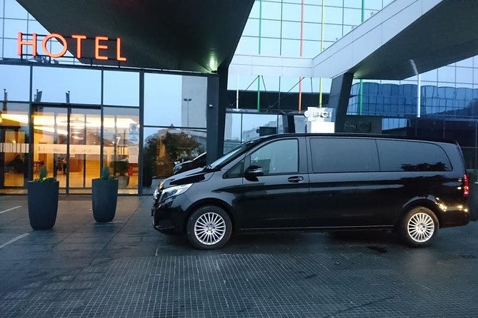 All inclusive luxury daytrip Plitvice Lakes from Split or Trogir - English-speaking driver and the value of local context