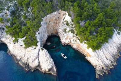 Bespoke private boat tour from Split & Trogir with a local expert - Your 9:00 am departure and the flexible 3-to-9-hour day