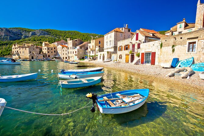 Blue Cave and Hvar 5 Islands Tour from Split - Komiža on Vis: Fishermen’s Traditions and Time for Breakfast