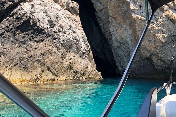 Blue cave & Hvar (5 Islands) private tour from Split or Trogir - Komiža on Vis: Best Use of Your Morning Free Time