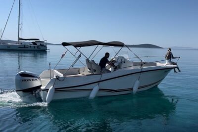 Blue Lagoon and 3 Islands Speedboat Tour from Trogir - Blue Lagoon and Krknjasi Bay: snorkeling time without extra gear shopping