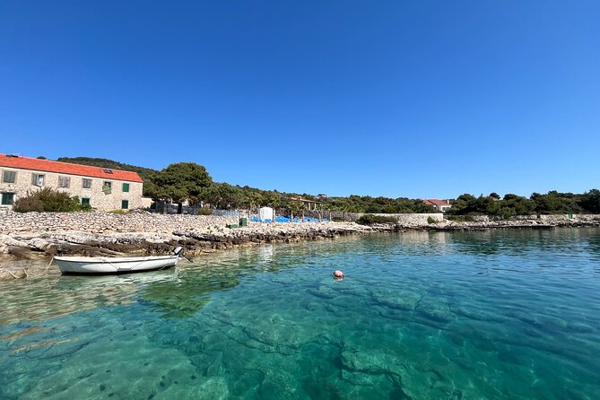 Blue Lagoon and 3 Islands Speedboat Tour from Trogir - Group size and skipper approach: the difference between chaos and calm