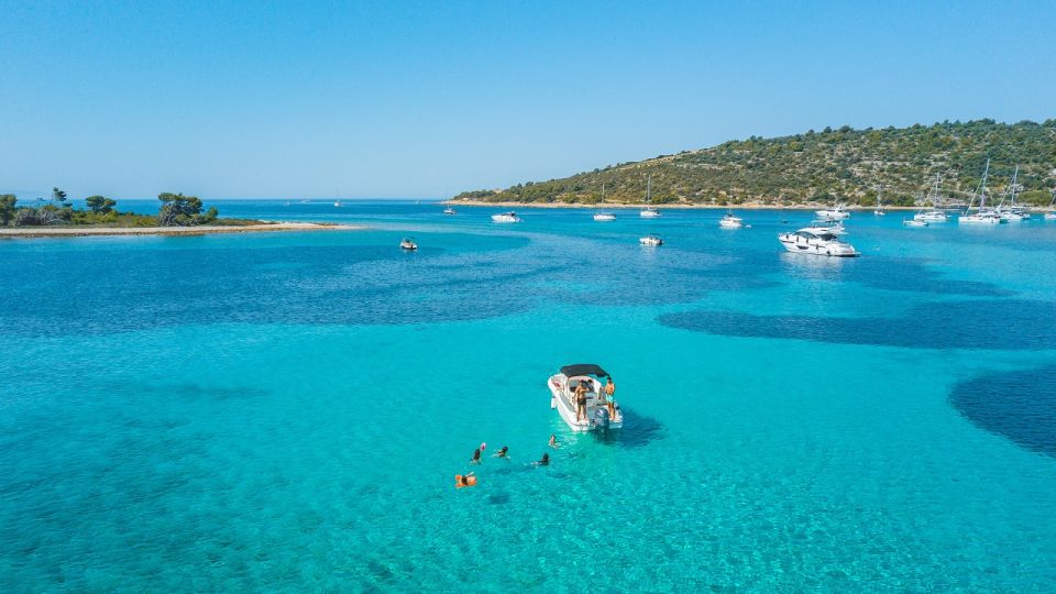 Blue Lagoon and hidden gems of island Šolta - A 9-hour private speedboat loop: Blue Lagoon plus Šolta villages