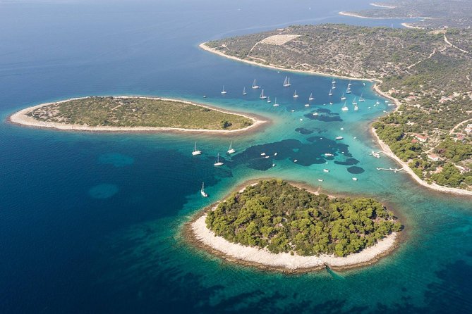 Blue Lagoon and Solta Island from Split-Private Tour - Maslinica and Martinis Marchi castle: Solta’s photo-and-pause stop