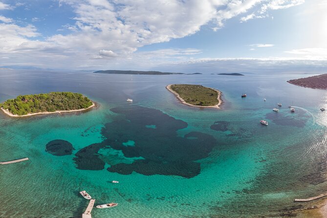 Blue Lagoon and Šolta Island Private Speedboat Tour - Stop-by-stop: Blue Lagoon, Maslinica, Necujam, and Stomorska