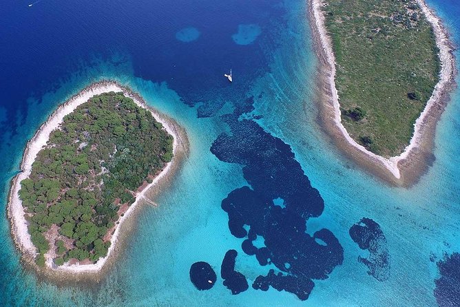 "Blue Lagoon" Half day Chill out tour from Trogir - Maslinica and Uvala Duga: how the extra stops change the vibe