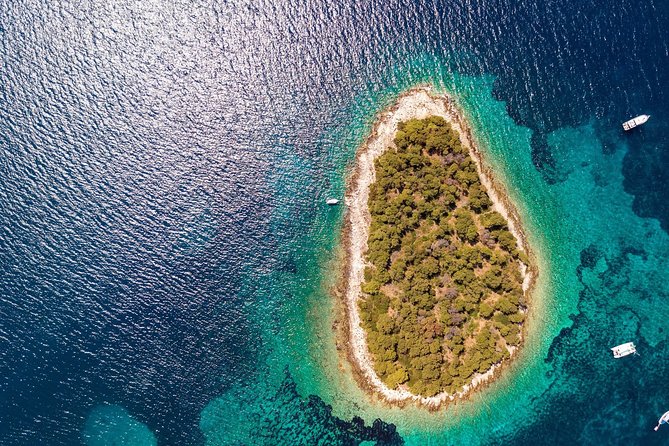 Blue Lagoon & Maslinica half day tour from Trogir - The crew, the pacing, and why the vibe tends to be friendly