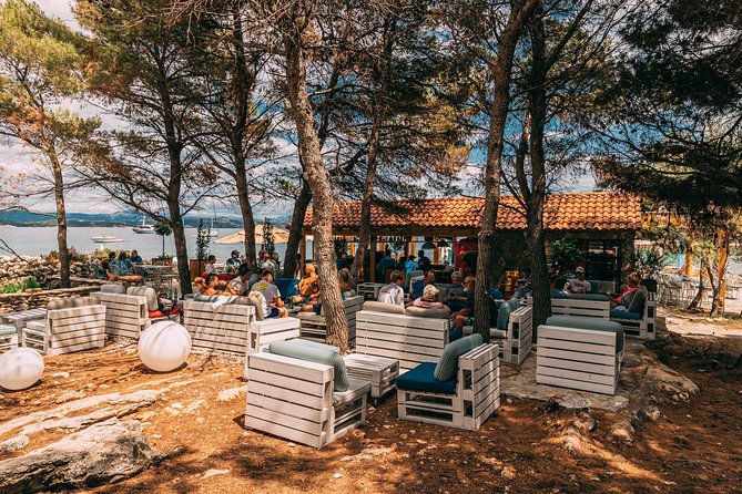 Blue Lagoon Private Tour from Trogir - LUNCH IN THE RESTAURANT INCLUDED - Šolta island: Maslinica bay and the slower coastal feel