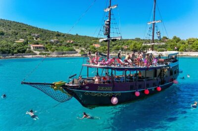 Blue Lagoon & Underwater Museum from Split with Lunch & Drinks - Island-hopping around the Blue Lagoon: Fumija swim, Krknjasi Bay colors, and jump-offs