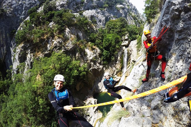 Canyoning advanced on Cetina river from Omiš - The advanced route: what rope descents and cliff jumps actually mean