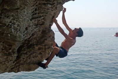 Deep Water Solo and Cliff Jumping Tour in Split - Meeting at Memorial & Desire and getting set up fast
