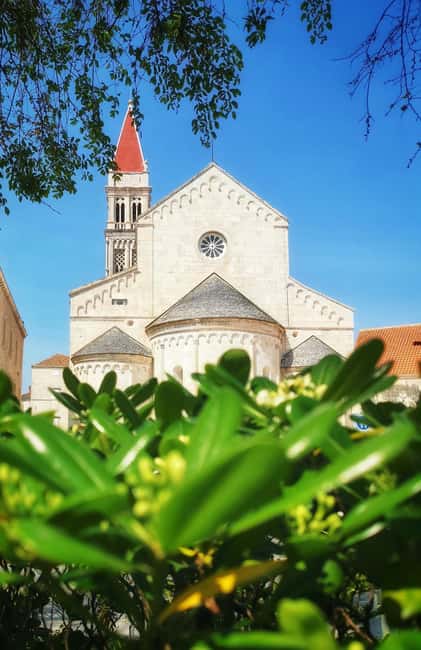 Discover Trogir: Guided Walking Tour of a Medieval Gem - Old Town lanes and the Town Gate: how cities were built to funnel you