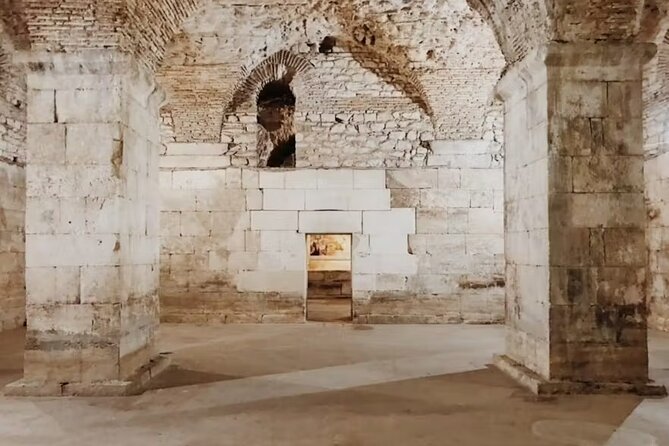 Evening Group Walking Tour - Split Old City Diocletian's Palace - Meeting at Split sign and finishing at St. Francis: simple navigation