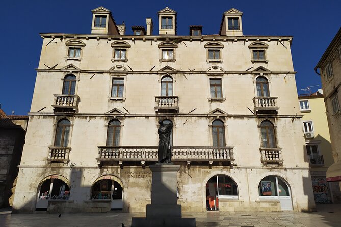 Experience Split With Local Professional Historian - Private - Fruit’s Square and Pjaca: Small Public Spaces with Big Meaning