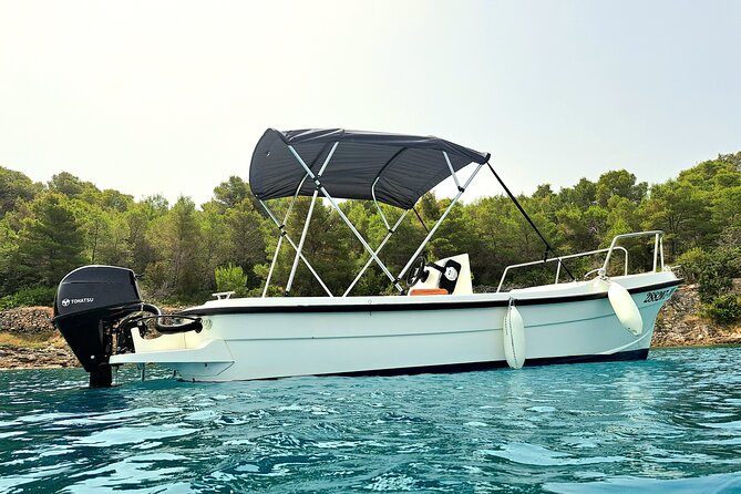 Explore the West coast of the island Brac by BETINA boat - Captain Control on Brac’s West Coast