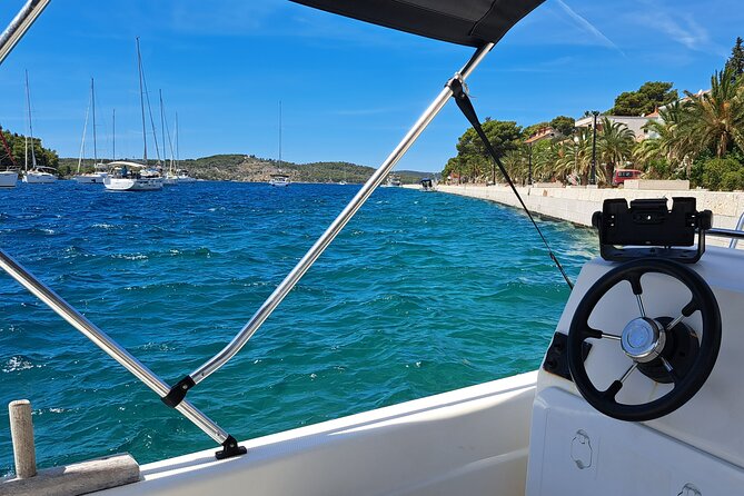 Explore the West coast of the island Brac by BETINA boat - Private Group Vibes: Better for Friends, Couples, and Small Families