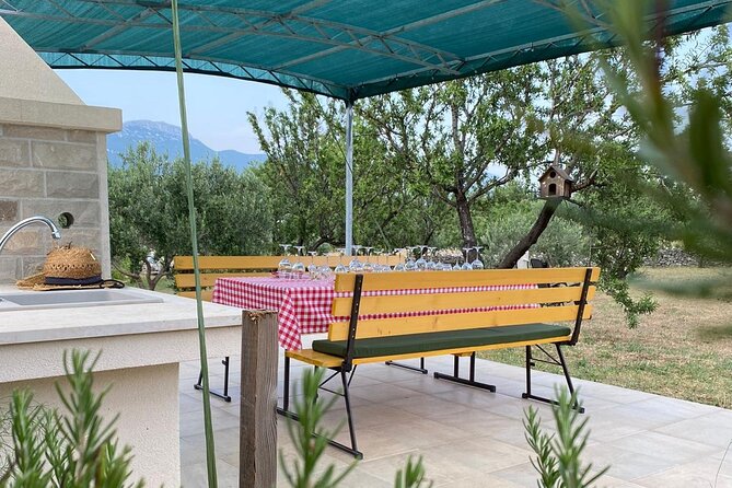 Family-run Vineyard Tour & Award Winning Wine Tasting/Delicacies - Tastings and Delicacies: Three Wines, Seven Liquors, and Dalmatian Classics
