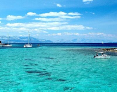 From Split: Islands & Blue Lagoon Cruise with Lunch & Drinks - Getting underway: boarding times, Čiovo views, and a simple breakfast