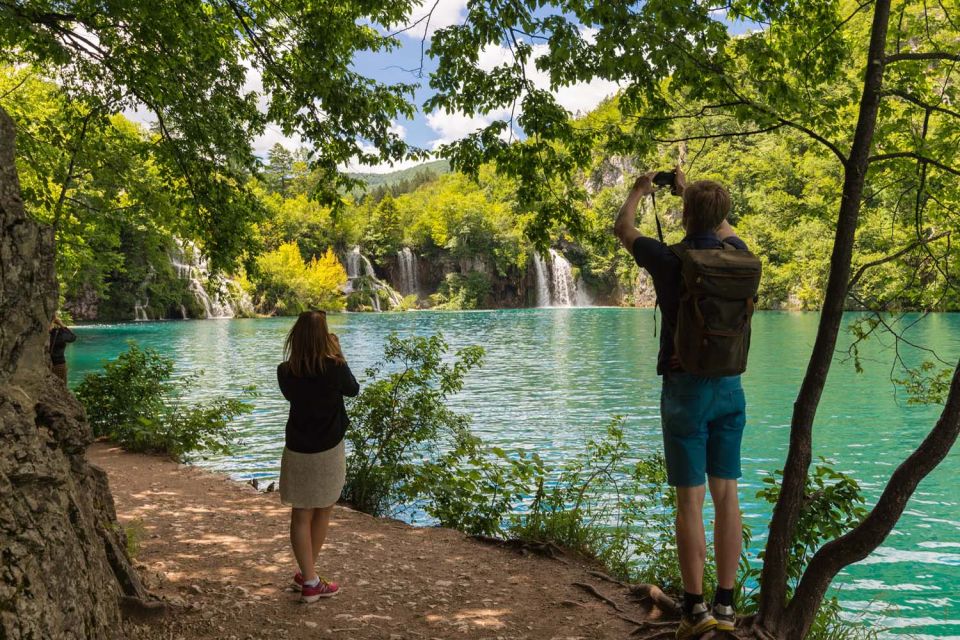 From Split: Plitvice Lakes Fully-Guided Day Tour - On the Bus From Split: Coach Comfort, Cafe Breaks, and Guide Stories
