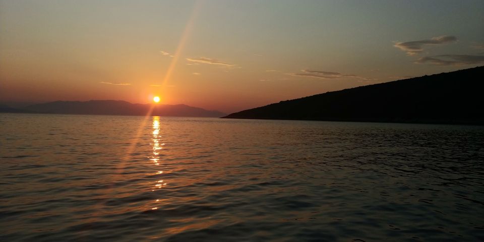 From Trogir: Sunset Private Tour - Who this Maslinica sunset boat suits best