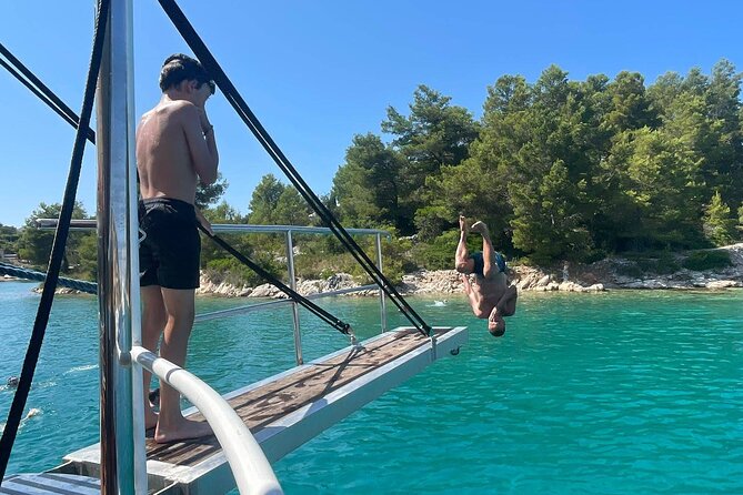 Full Day Boat Tour, Blue Lagoon and Šolta with lunch&drinks - Nečujam Bay on Šolta: snorkel the Kontesa shipwreck