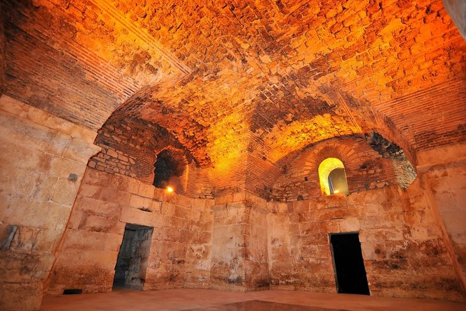 Game of Thrones Tour Split - City Of Dragons - Weather, pigeons, and comfort tips for Split’s palace streets