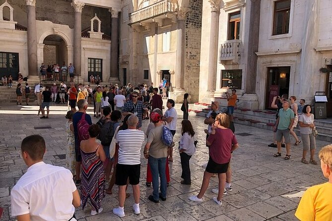 History Split Walking Tour in French -Small group - Riva Harbor: the palace in miniature, and the promenade story