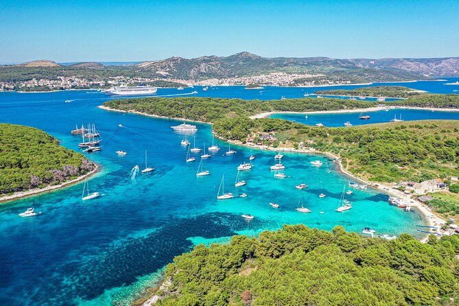 HVAR & 4 Islands PRIVATE BOAT TOUR - Hvar Town for Two Hours: Theatre, Architecture, and Sun-Ready Atmosphere