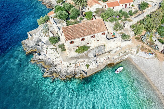 HVAR & PAKLENI Islands PRIVATE tour - Snacks, Drinks, and the Little On-Board Comforts That Matter