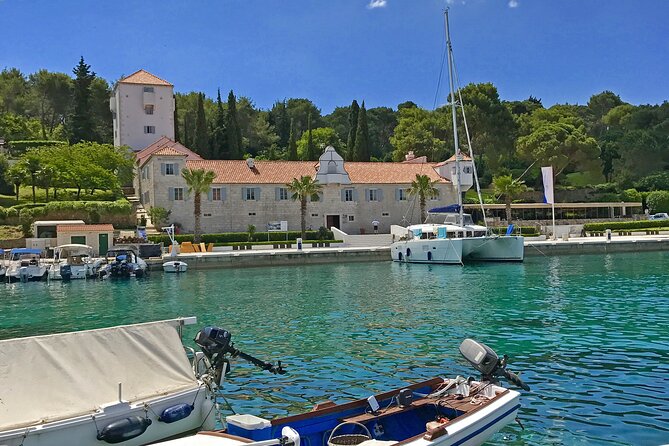 Islands Brač, Šolta & Blue lagoon - Private speedboat tour - Blue Lagoon from Veliki Drvenik in the afternoon: best odds for a calmer water scene