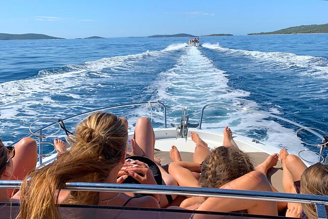 Islands Brač, Šolta & Blue lagoon - Private speedboat tour - Vela Rina beach: sandy time near Trogir without the big-tour feel
