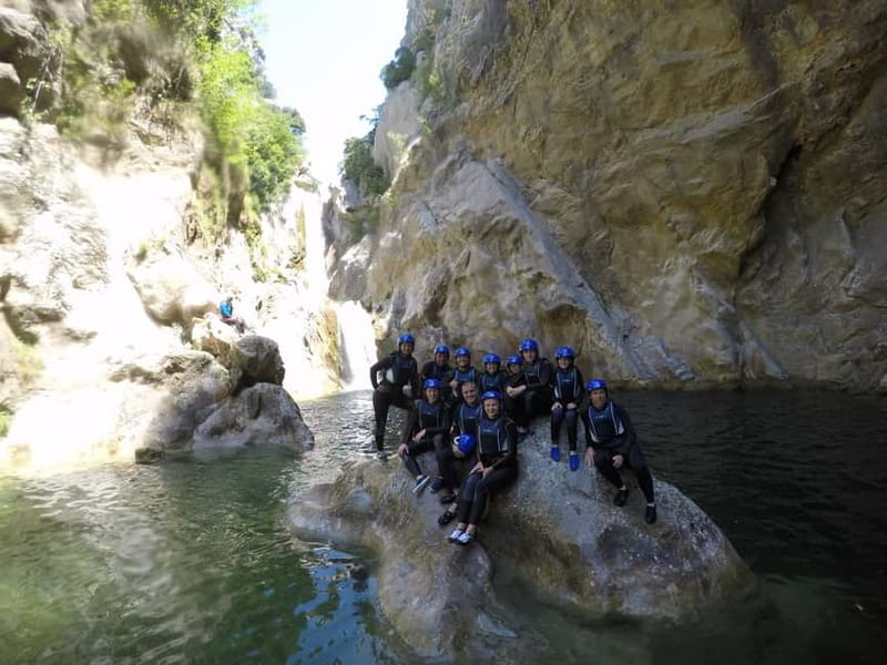 Iz Omisa/Zadvarija: Extremni Canyoning na rijeci Cetini - What to bring (and what to skip) so the day stays fun