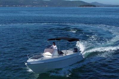Magic Private Boat Tour from Split - Meeting at Trg Franje Tuđmana 1 and getting on the right schedule