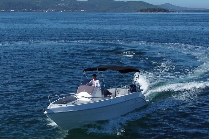 Magic Private Boat Tour from Split - Meeting at Trg Franje Tuđmana 1 and getting on the right schedule