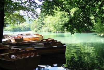 National Park Plitvice Lakes from Split - In-park transport breaks: bus ride plus a boat crossing