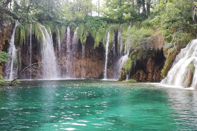 Plitvice Lakes Small Group Tour Ecco from Split or Trogir - Korenica Stop: Coffee Break at Restaurant VILA VELEBITA
