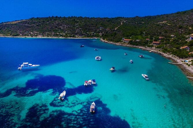 Private boat tour for small groups to Blue Lagoon and Solta Island - Solta cruising for coves: the part you’ll remember in photos