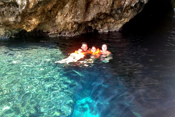 Private boat tour to Blue Lagoon & 4 Islands - The 9:00 am start, the 8–9 hour timing, and how the day flows
