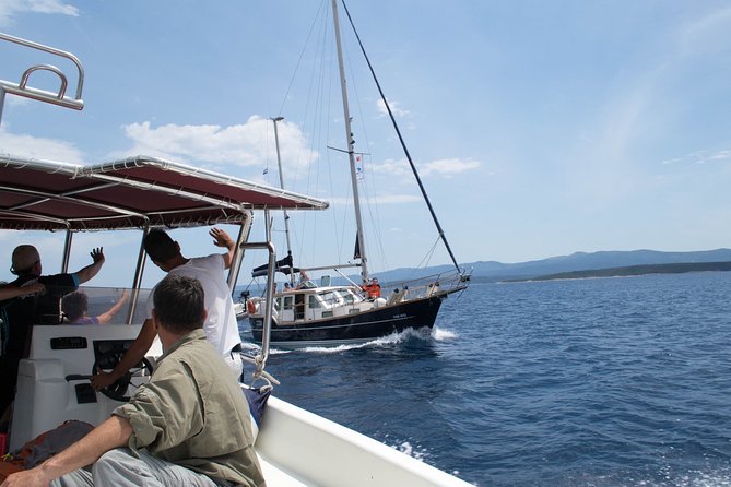 Private boat transfer Split/ Split airport - Hvar - The Airport Plan: Taxi to the Boat, Driver Waiting at Customs