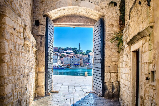 Private day tour to Krka Waterfalls, Primosten & Trogir - Trogir UNESCO island town: an hour to choose your own pace