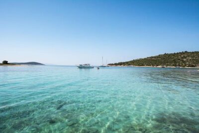 Private Full-Day 3 islands tour with snorkelling - Historic Trogir UNESCO: Romanesque doors and promenade time