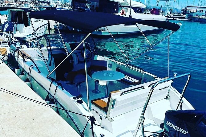 Private Half-Day Boat Tour from Split: Blue Lagoon & 2 Islands - Skipper and Boat Experience: The Difference a Good Captain Makes