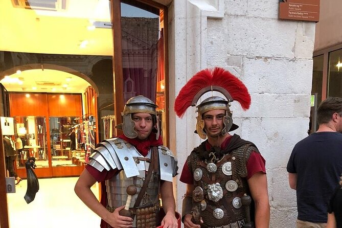 Private History Split Walking Tour in Italian - Small group - Stop 5: Riva Harbor and a bronze model that makes scale click