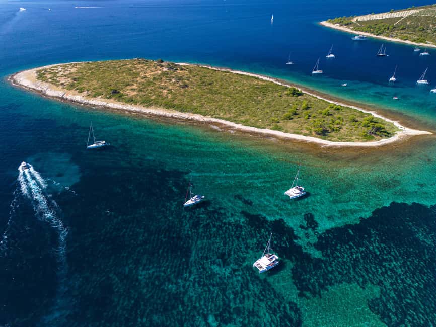 Private Speedboat Tour: Blue Lagoon & 3 Islands from Split - Your boat experience: KARLA luxury rib and what you’ll notice onboard