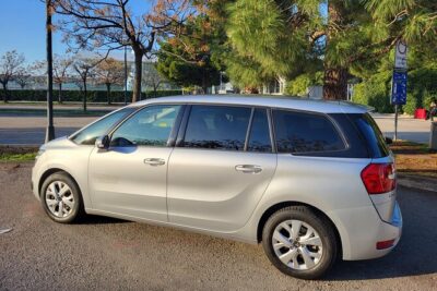 Private taxi transfer from Split to Split airport - Air-conditioned ride comfort that’s really about timing