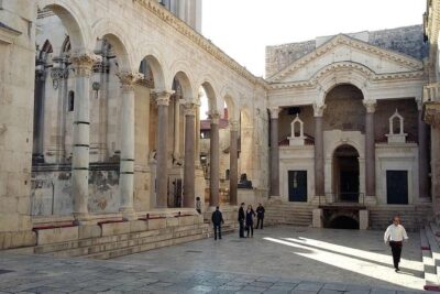 Private transfer from Split (Croatia) to Venice (Italy) - Pickup in Split: From Your Door to the Road
