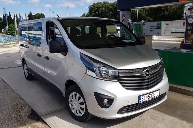 Private transfer Split airport to Split (any location) up to 8 passengers - Car Comfort: A/C, WiFi, and Luggage-Friendly Vehicles