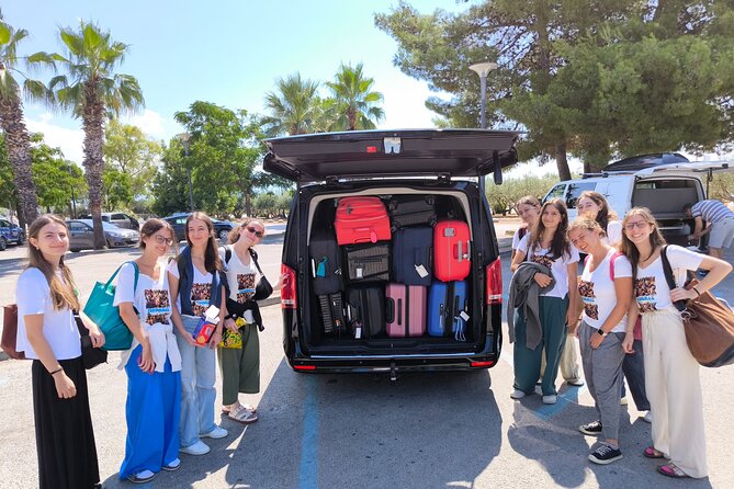 Private Transport from/to Croatia Hotel, Ports and Split Airport - How Pickup Works: The 15-Minute Early Wait and Name Sign