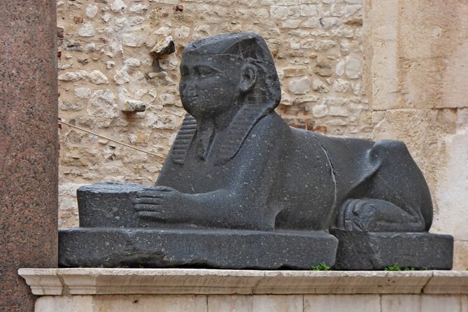 Private Walking Tour in Split Old Town (ENG, FRA, ITA, ESP) - The medieval core: Grgur Ninski to Fruit’s Square